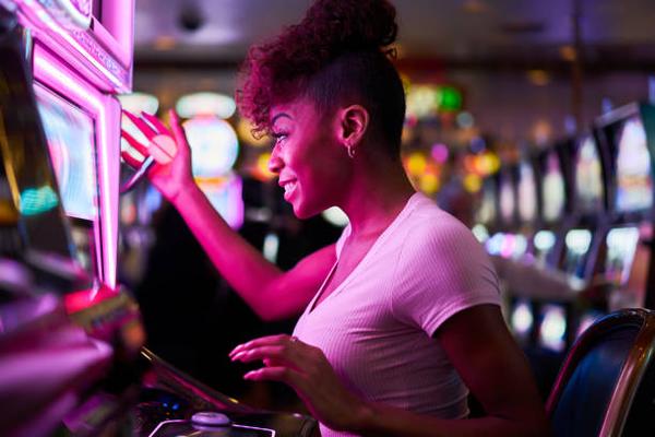 How to Review Website Features on a Singapore online casino Site
